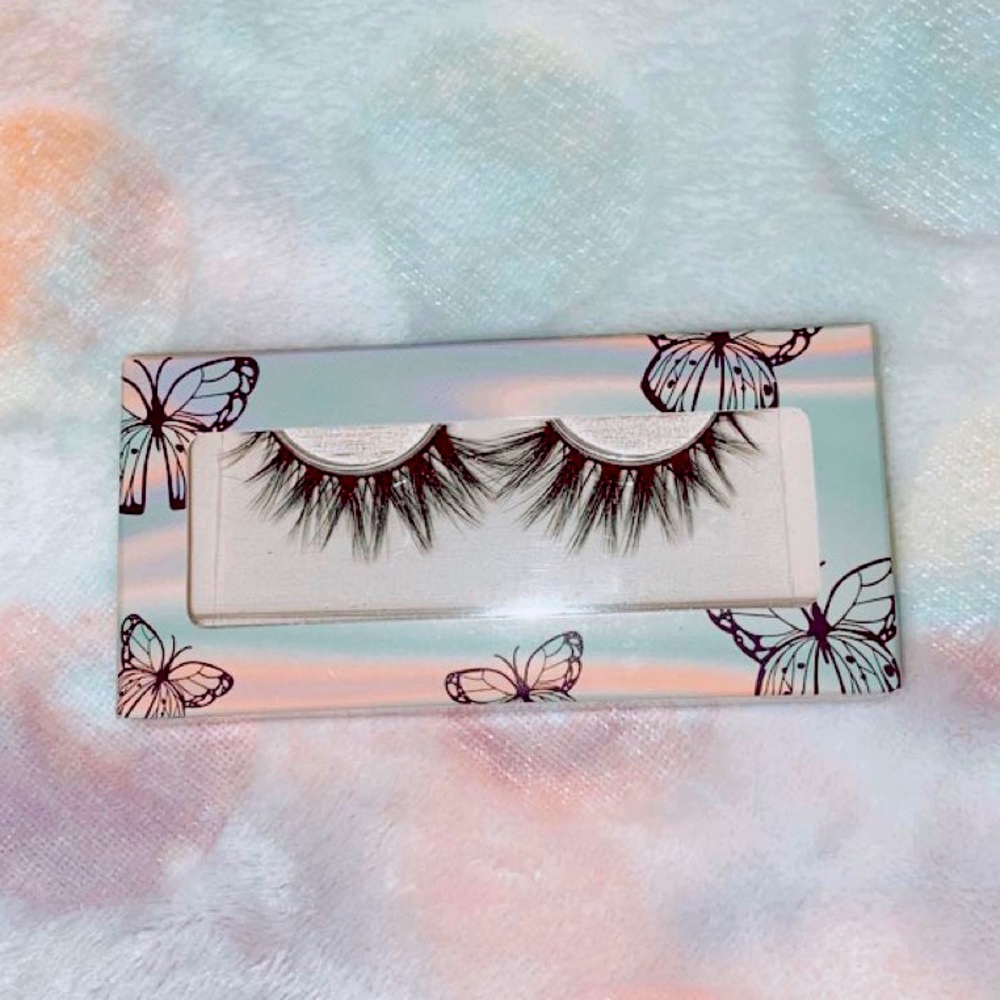 Shy false eyelashes
